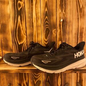 HOKA Clifton 9